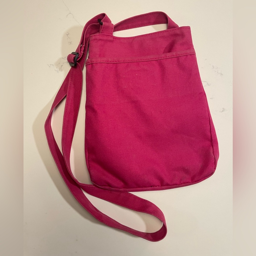 KAVU Keeper Cross Body Cotton Canvas Bag in Weathered Pink - Picture 4 of 11